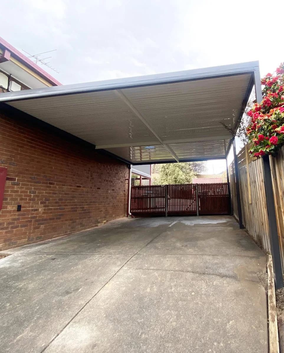 Monument skillion carport