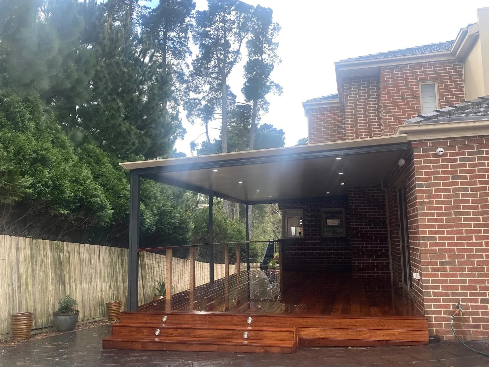 Merbau deck with Monument insulated patio