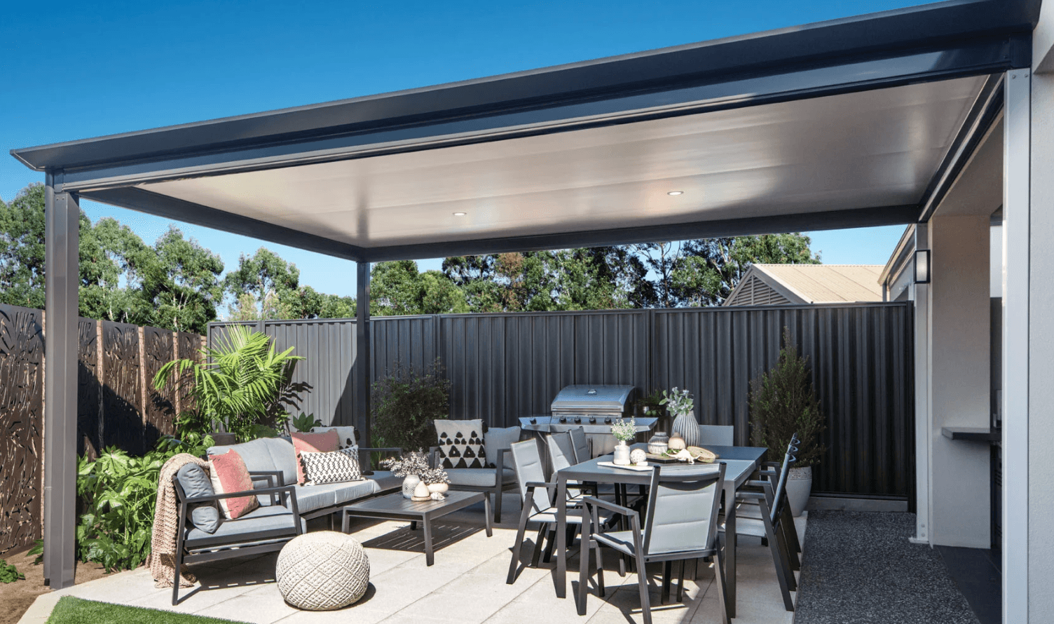 Stratco Outback flat roof patio